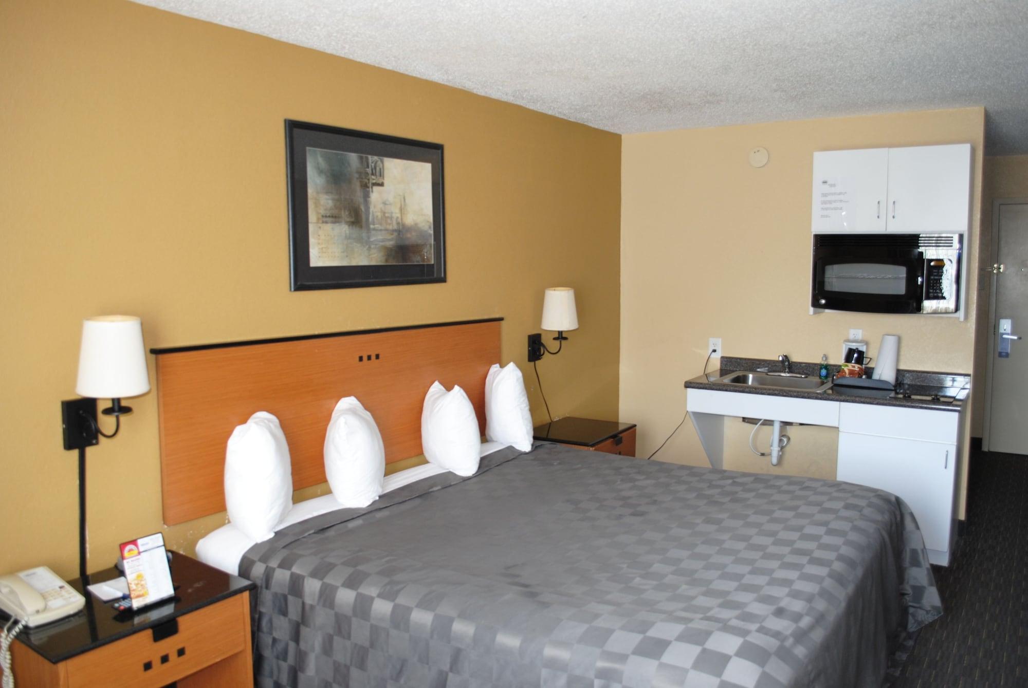 Suburban Studios Chester I-95 Экстерьер фото