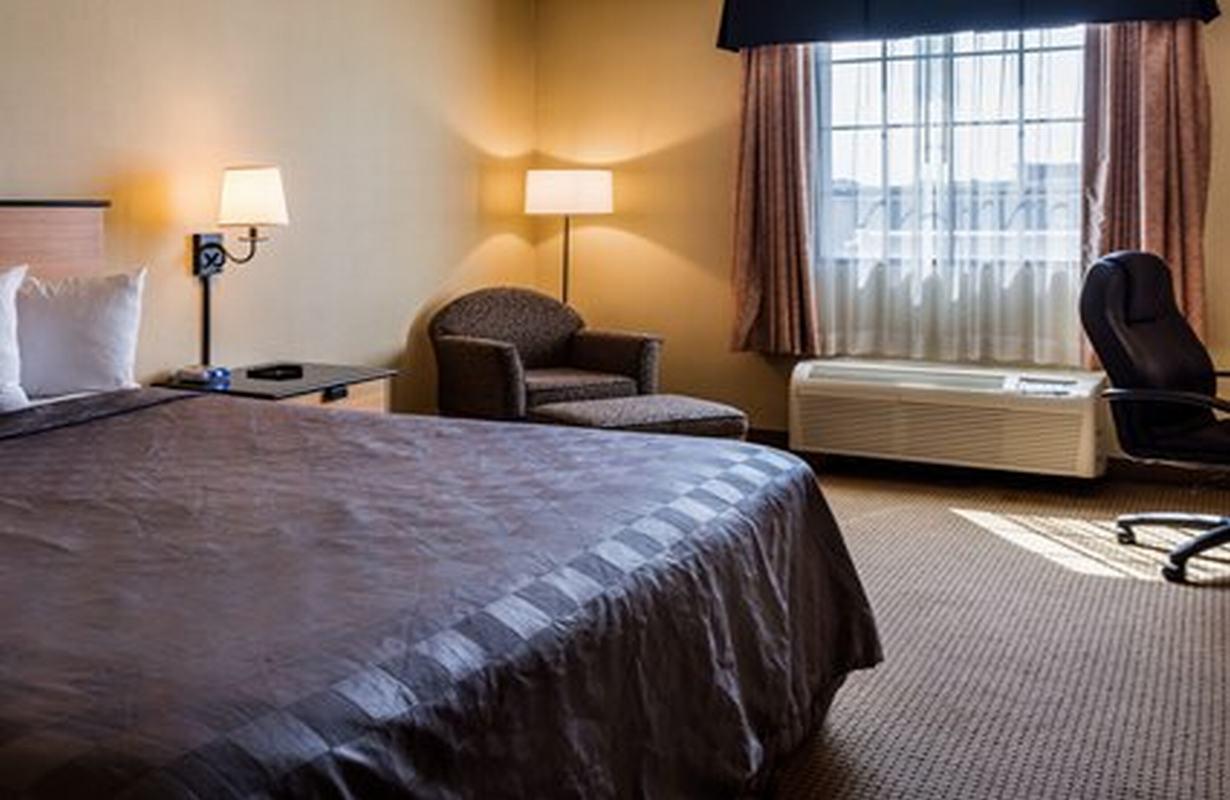 Suburban Studios Chester I-95 Экстерьер фото