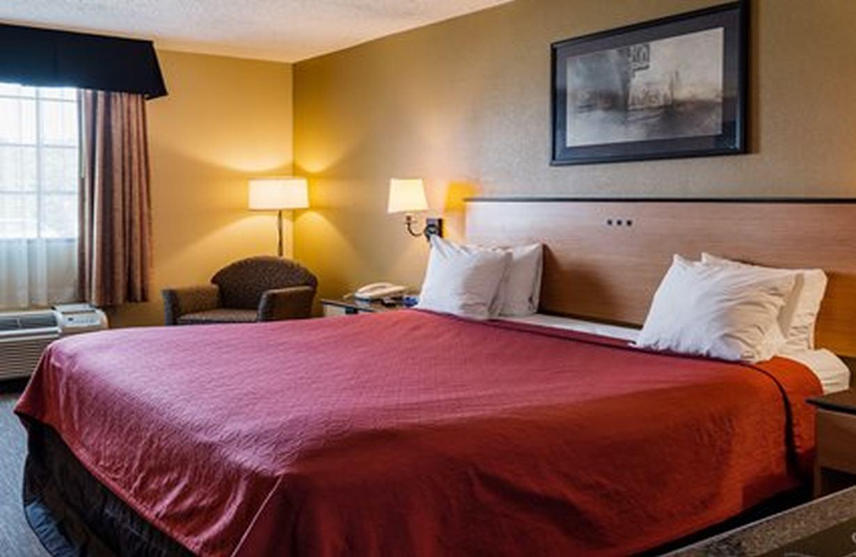 Suburban Studios Chester I-95 Экстерьер фото
