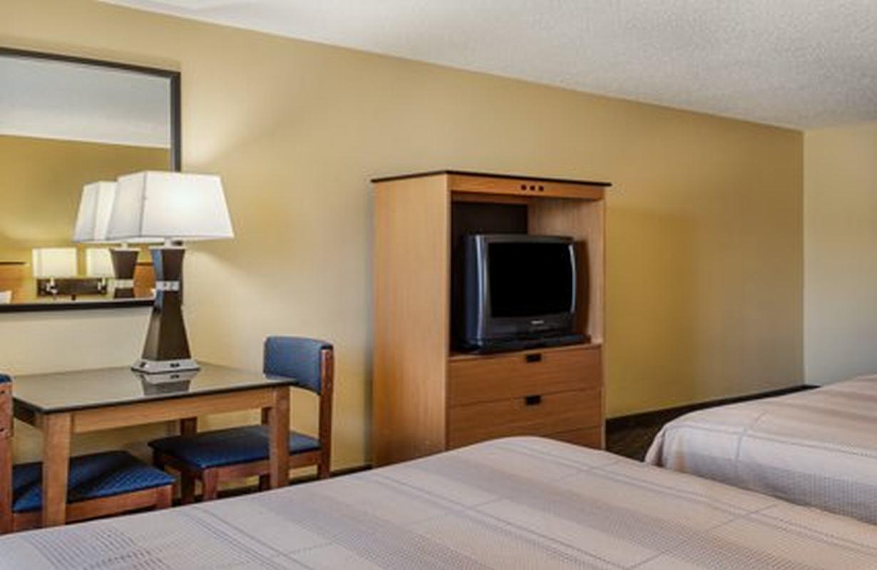 Suburban Studios Chester I-95 Экстерьер фото