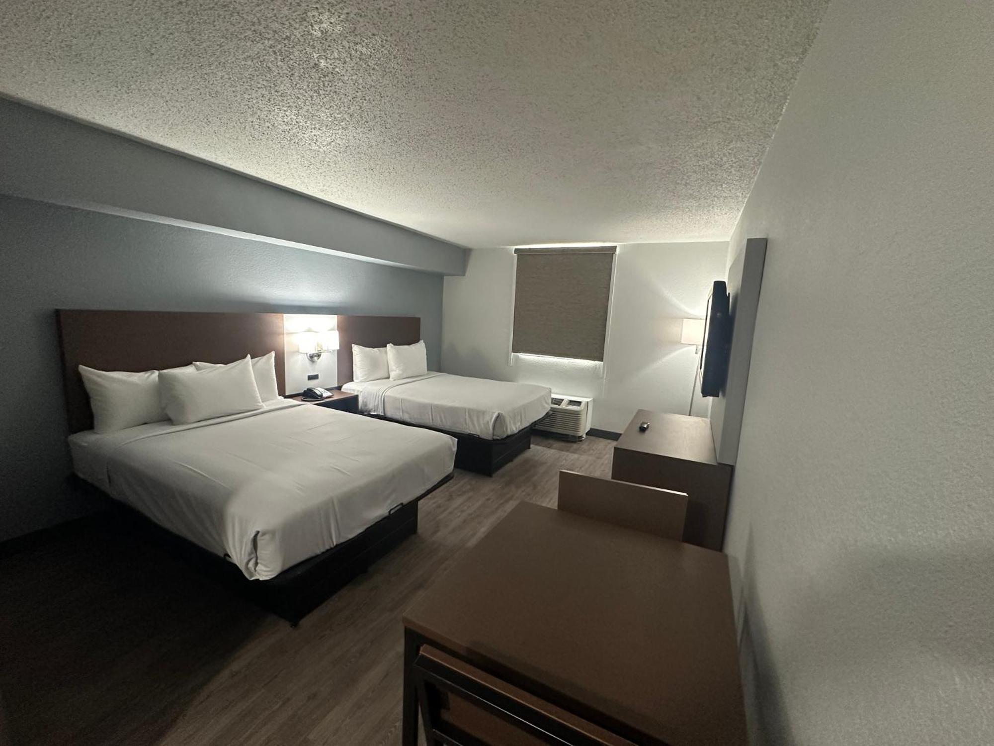 Suburban Studios Chester I-95 Экстерьер фото