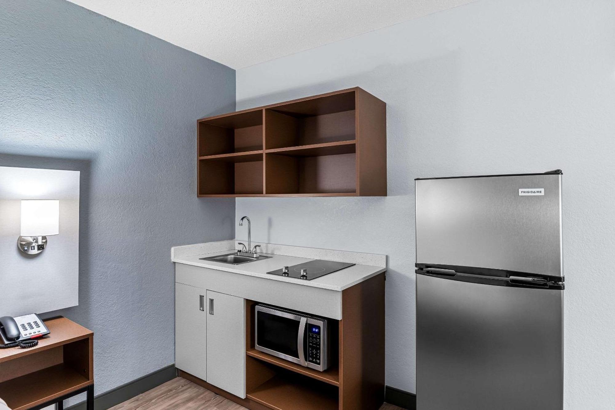 Suburban Studios Chester I-95 Экстерьер фото