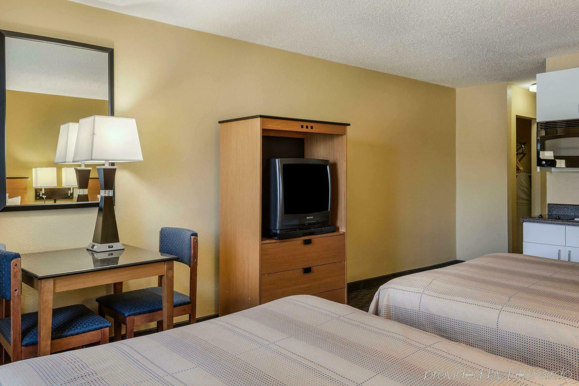 Suburban Studios Chester I-95 Экстерьер фото